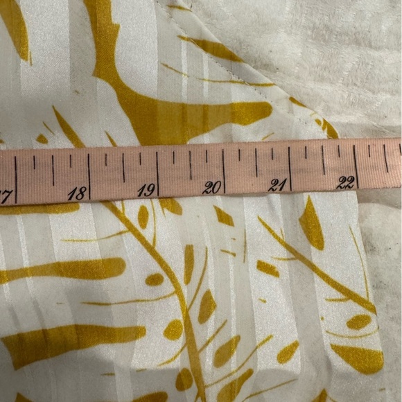 Joie Women Tropical Leaf Print Blouse Yellow White Sheer Smocked Halter blouson - Picture 8 of 9